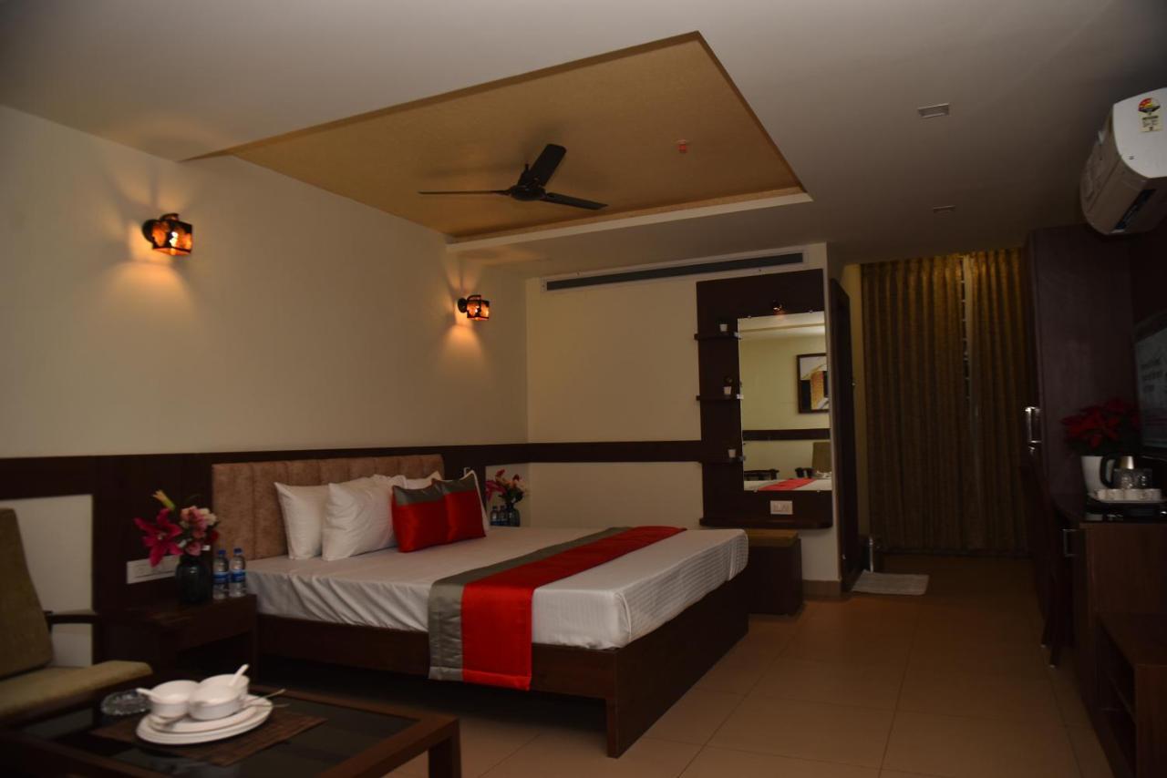 Апартаменты M R Residency Dharwad. Экстерьер фото